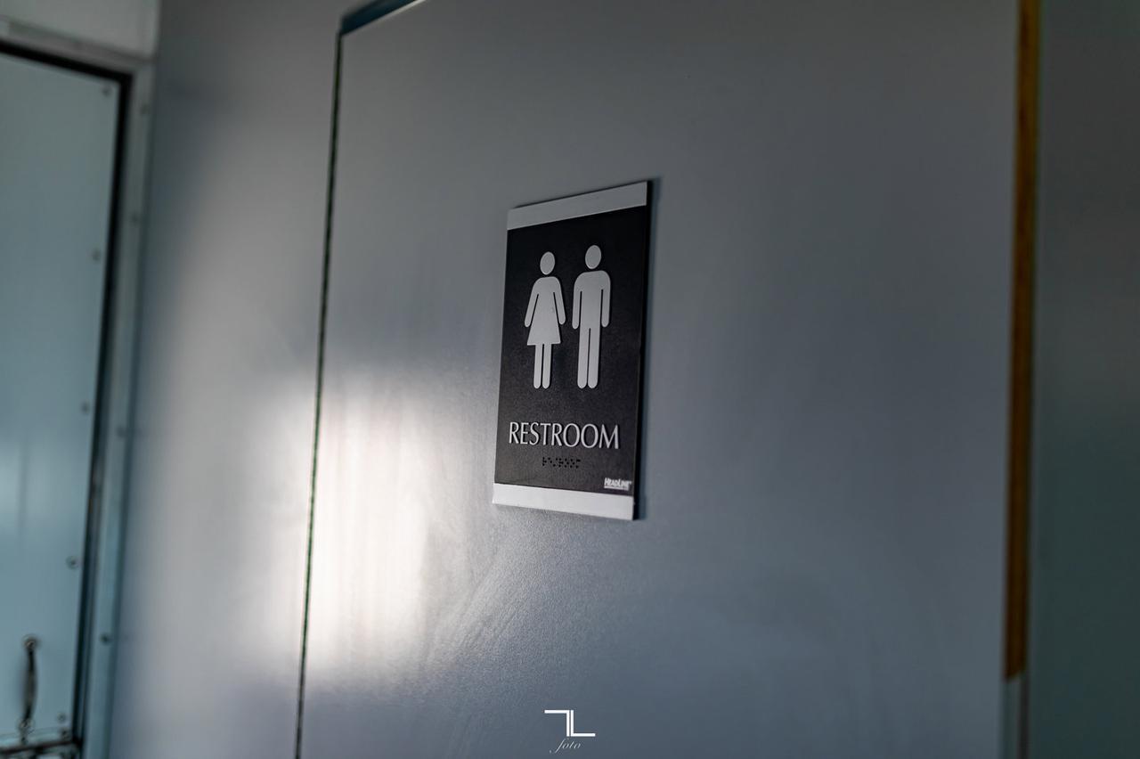 1999 Ford E-450 Cube Van Diesel Mobile Office Red Deer AB