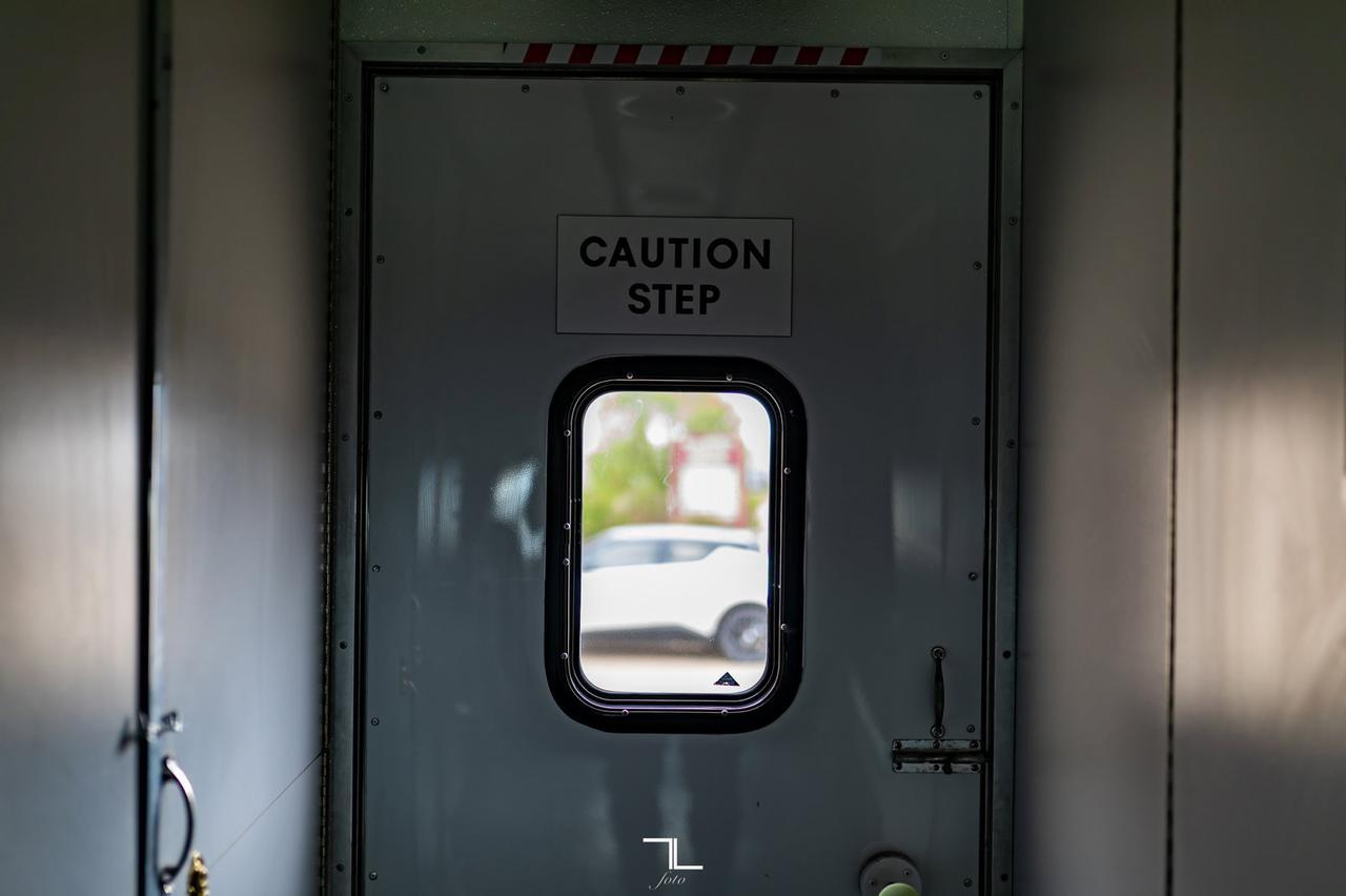 1999 Ford E-450 Cube Van Diesel Mobile Office Red Deer AB