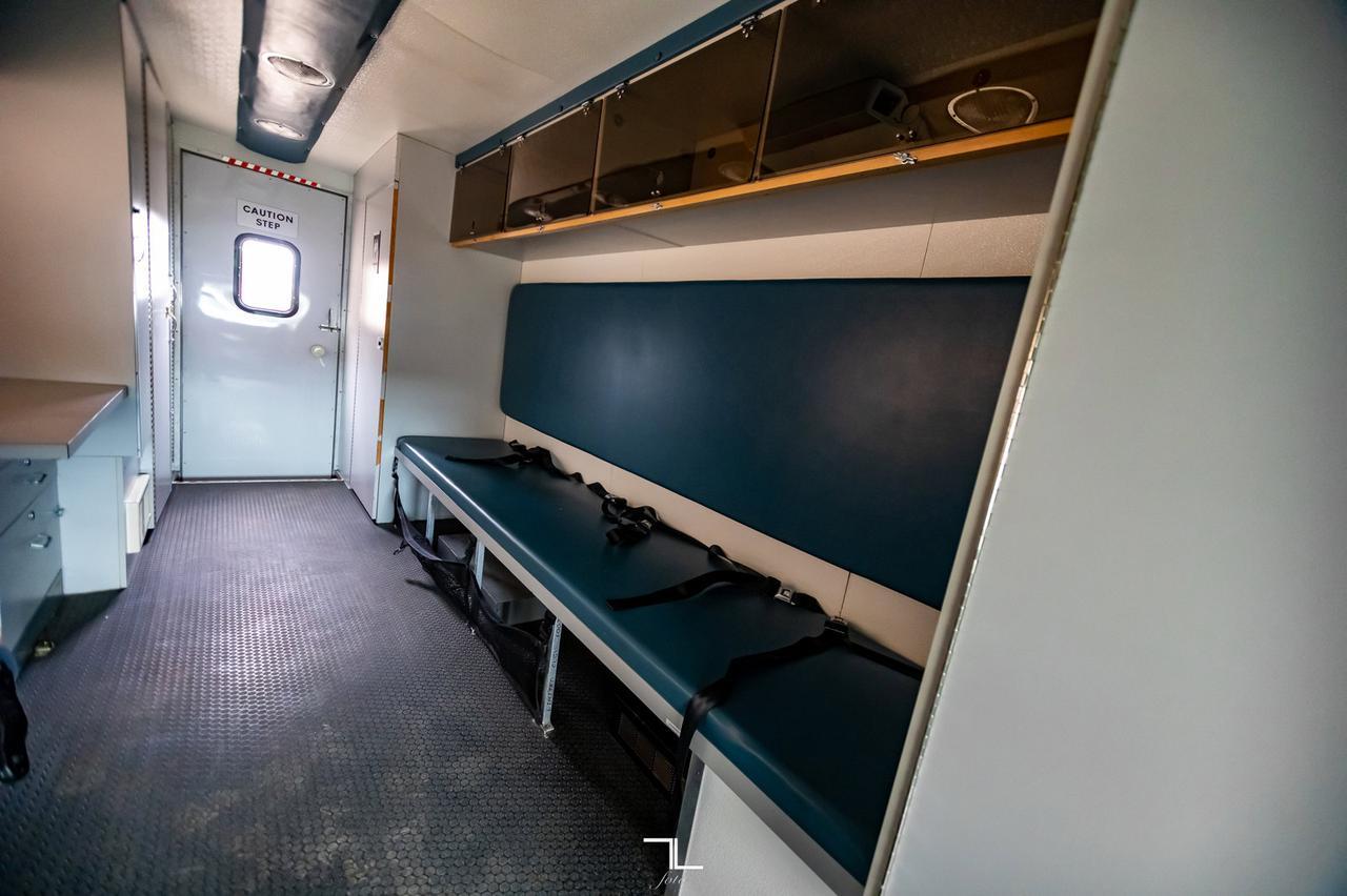 1999 Ford E-450 Cube Van Diesel Mobile Office Red Deer AB