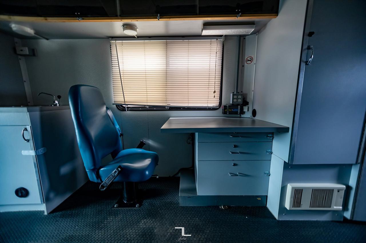 1999 Ford E-450 Cube Van Diesel Mobile Office Red Deer AB