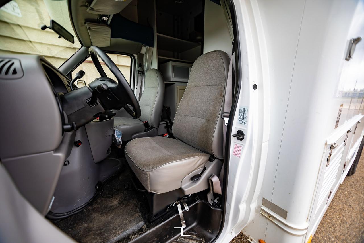 1999 Ford E-450 Cube Van Diesel Mobile Office Red Deer AB