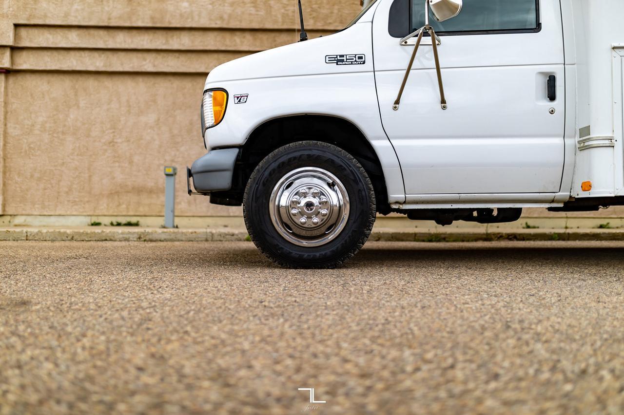 1999 Ford E-450 Cube Van Diesel Mobile Office Red Deer AB