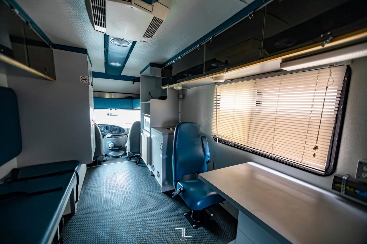 1999 Ford E-450 Cube Van Diesel Mobile Office Red Deer AB