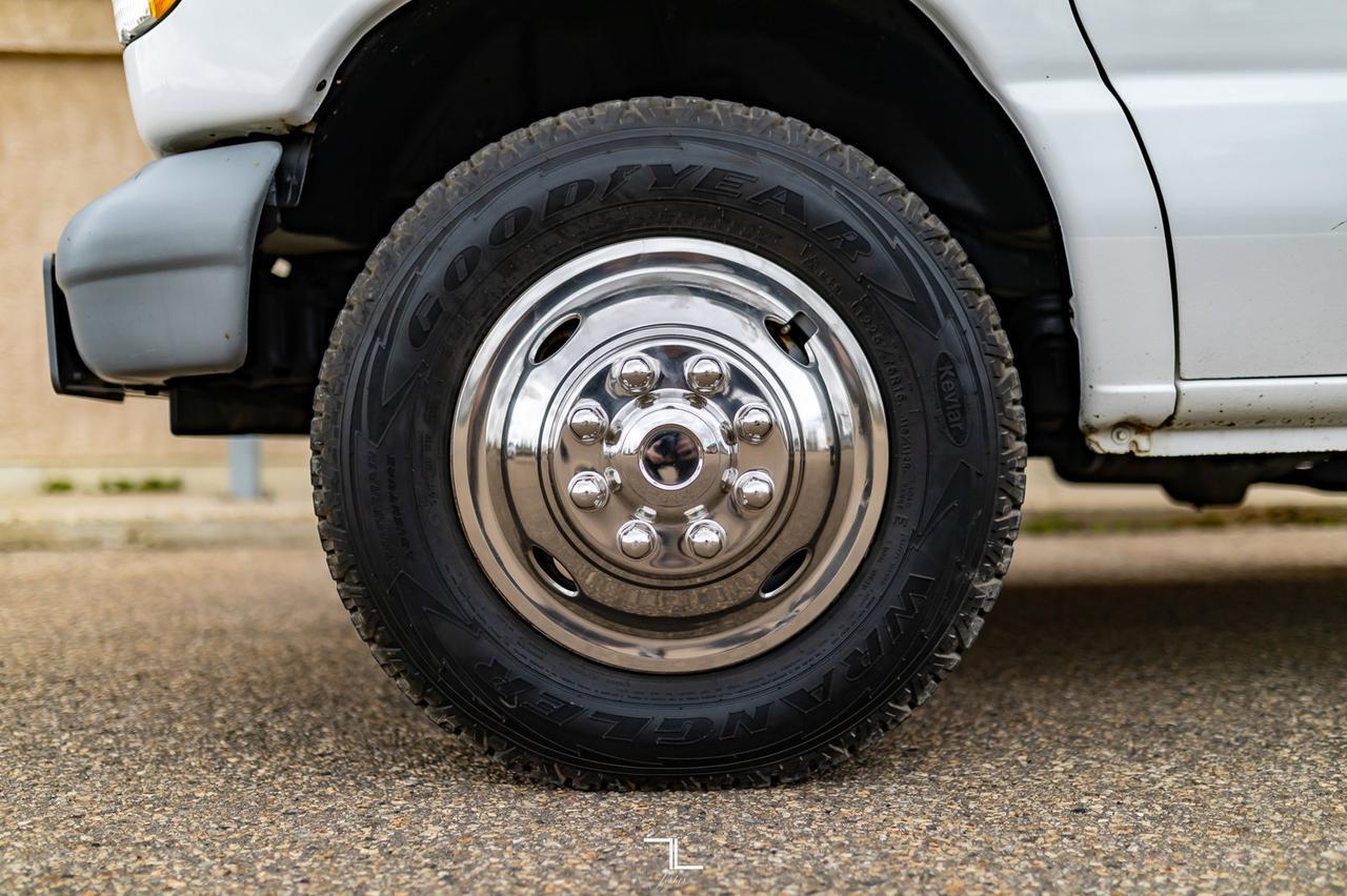 1999 Ford E-450 Cube Van Diesel Mobile Office Red Deer AB