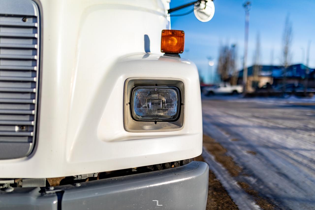 1999 Freightliner FL80 T/A Cab & Chassis Diesel Red Deer AB