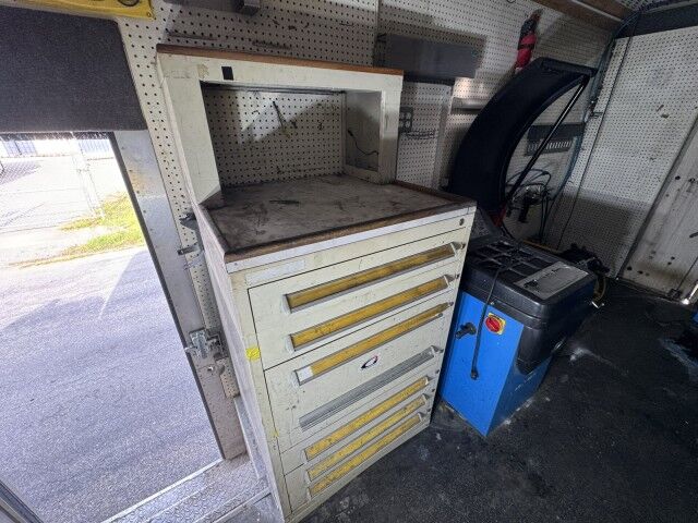 1999 International 16' Wheel & Tire Repair Truck with 5.5' Liftgate Henrico VA