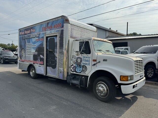 1999 International 16' Wheel & Tire Repair Truck with 5.5' Liftgate