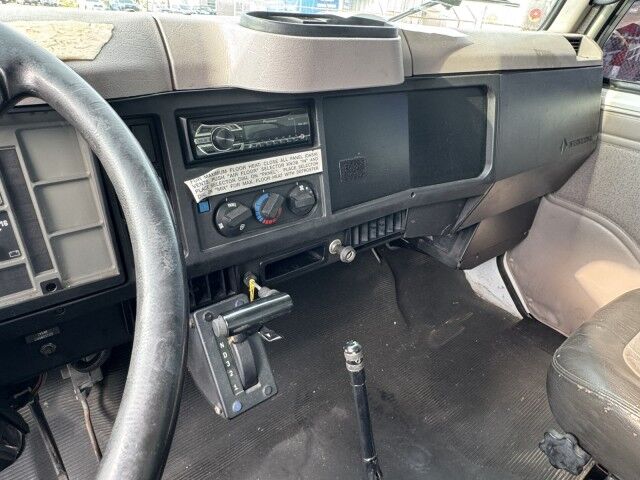1999 International 16' Wheel & Tire Repair Truck with 5.5' Liftgate Henrico VA