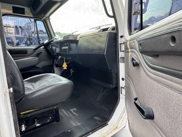 1999 International 16' Wheel & Tire Repair Truck with 5.5' Liftgate Henrico VA