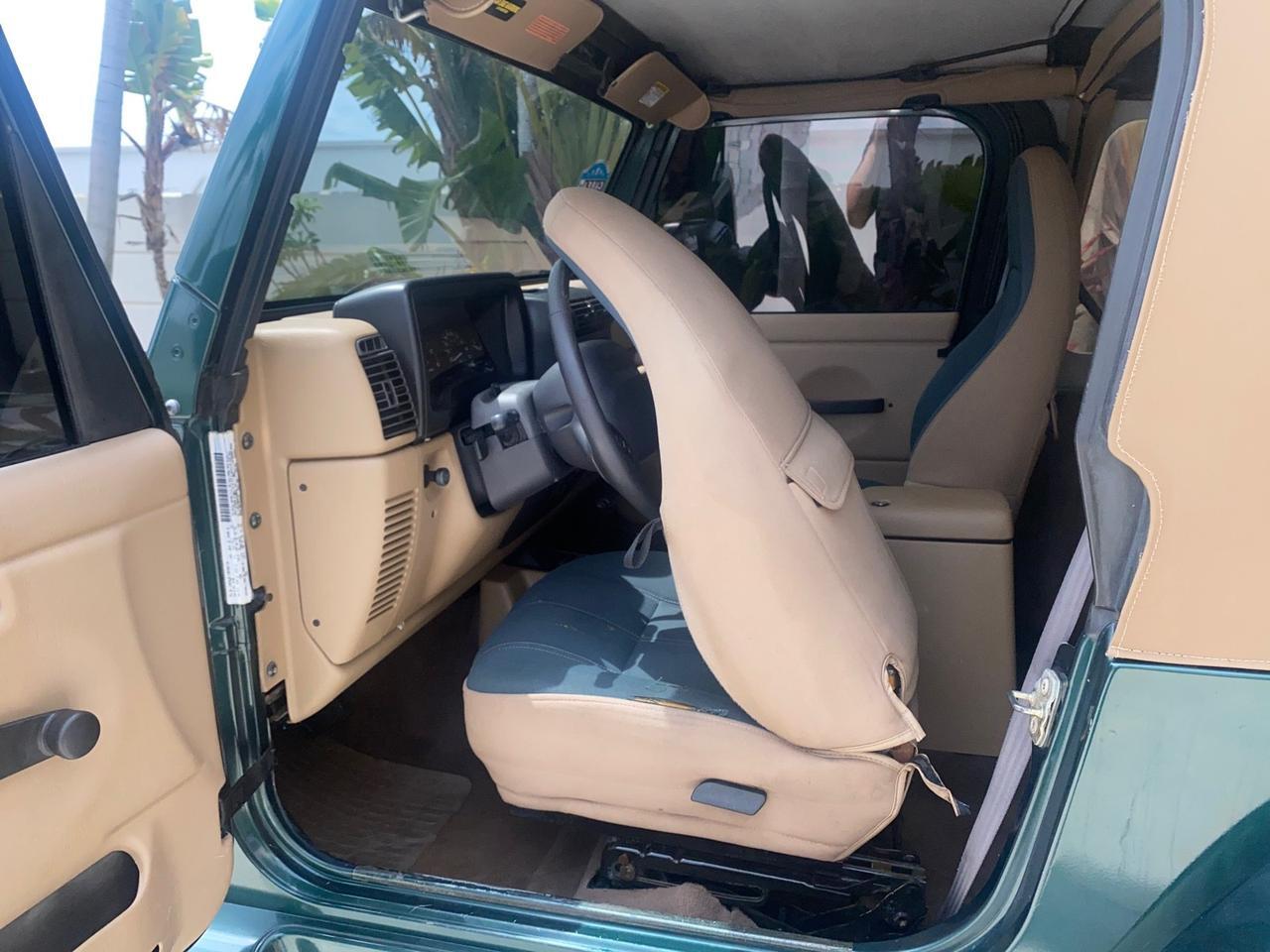 1999 Jeep Wrangler Sahara AUYO AC 6 CYL LOW MILES 47,009 Pompano Beach FL