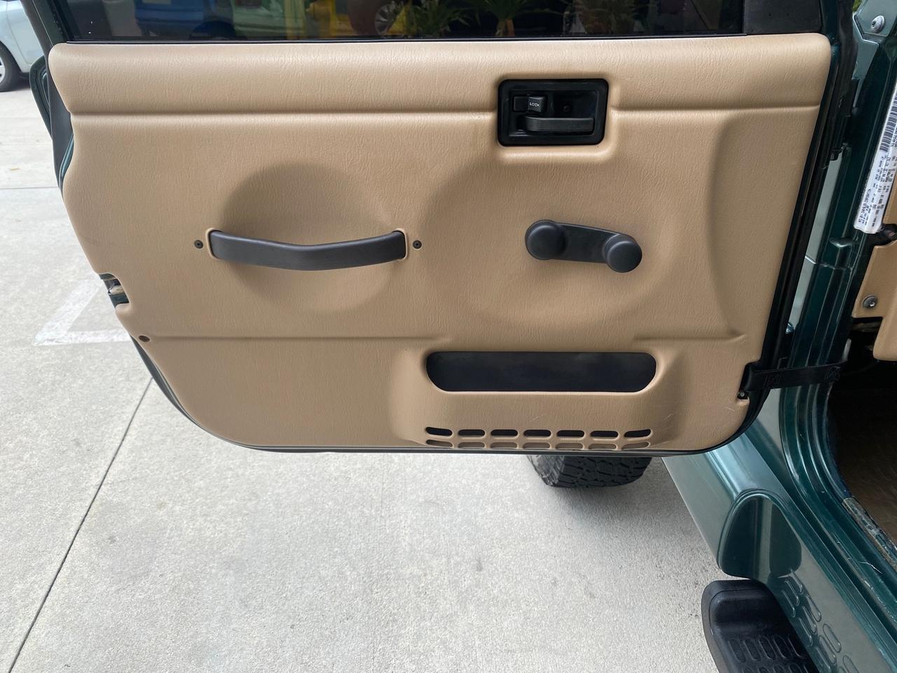 1999 Jeep Wrangler Sahara AUYO AC 6 CYL LOW MILES 47,009 Pompano Beach FL