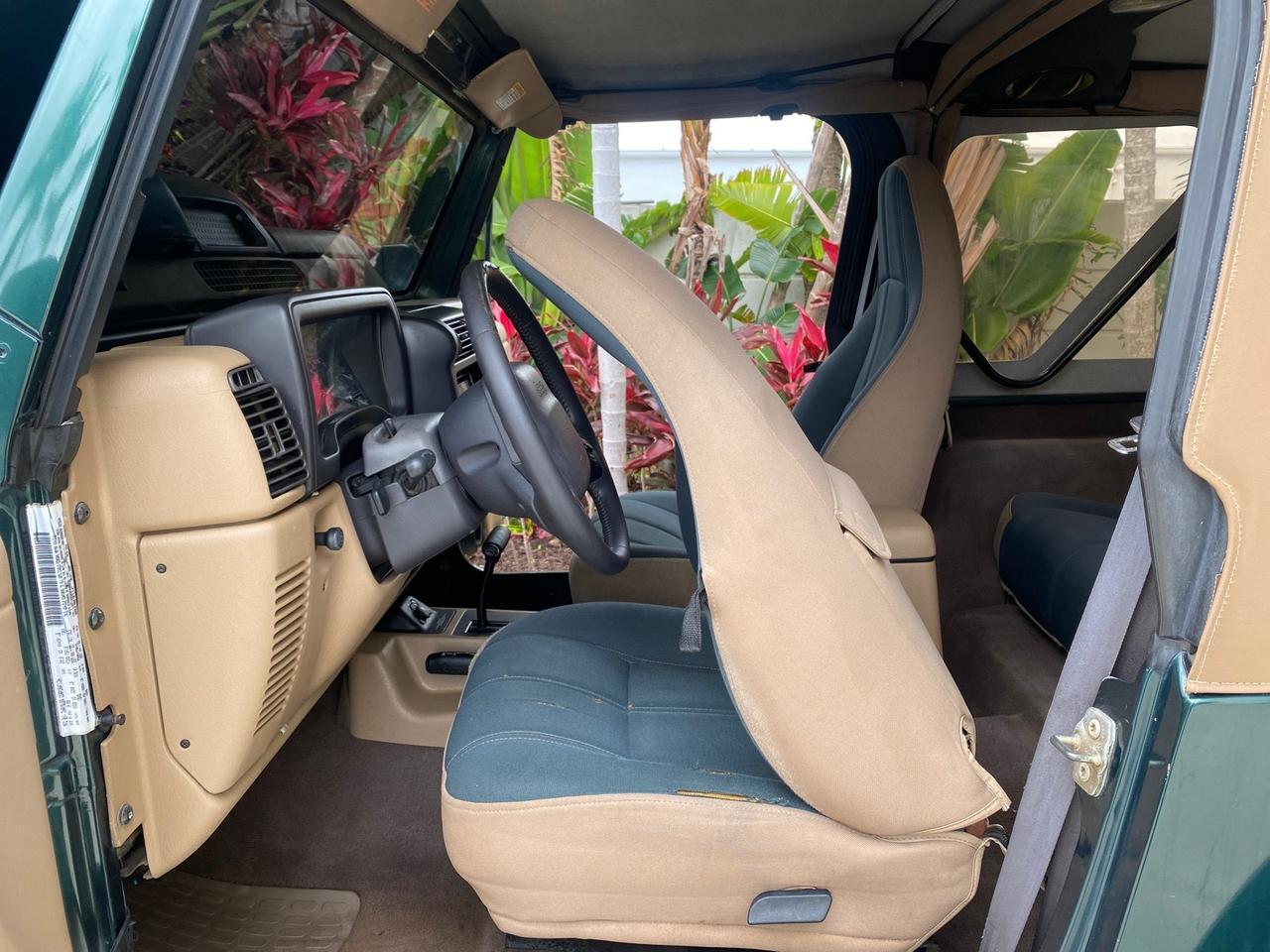 1999 Jeep Wrangler Sahara AUYO AC 6 CYL LOW MILES 47,009 Pompano Beach FL