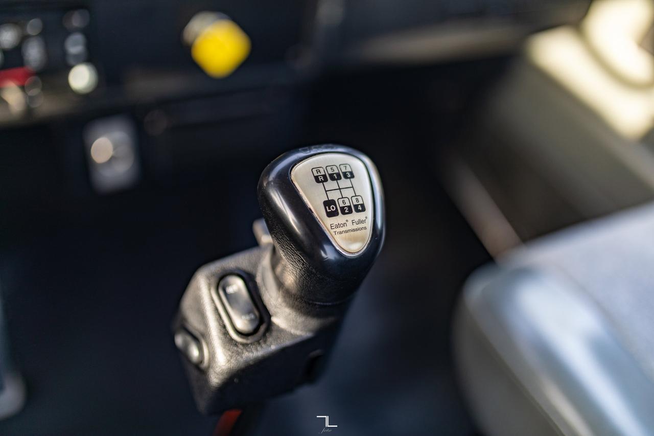 1999 Kenworth T-300 Daycab & Chassis Diesel Manual Red Deer AB