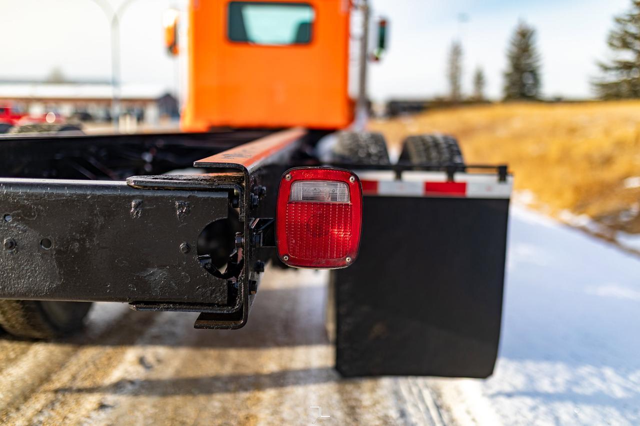 1999 Kenworth T-300 Daycab & Chassis Diesel Manual Red Deer AB