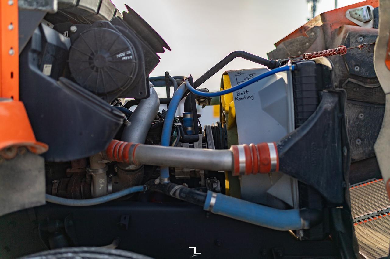 1999 Kenworth T-300 Daycab & Chassis Diesel Manual Red Deer AB