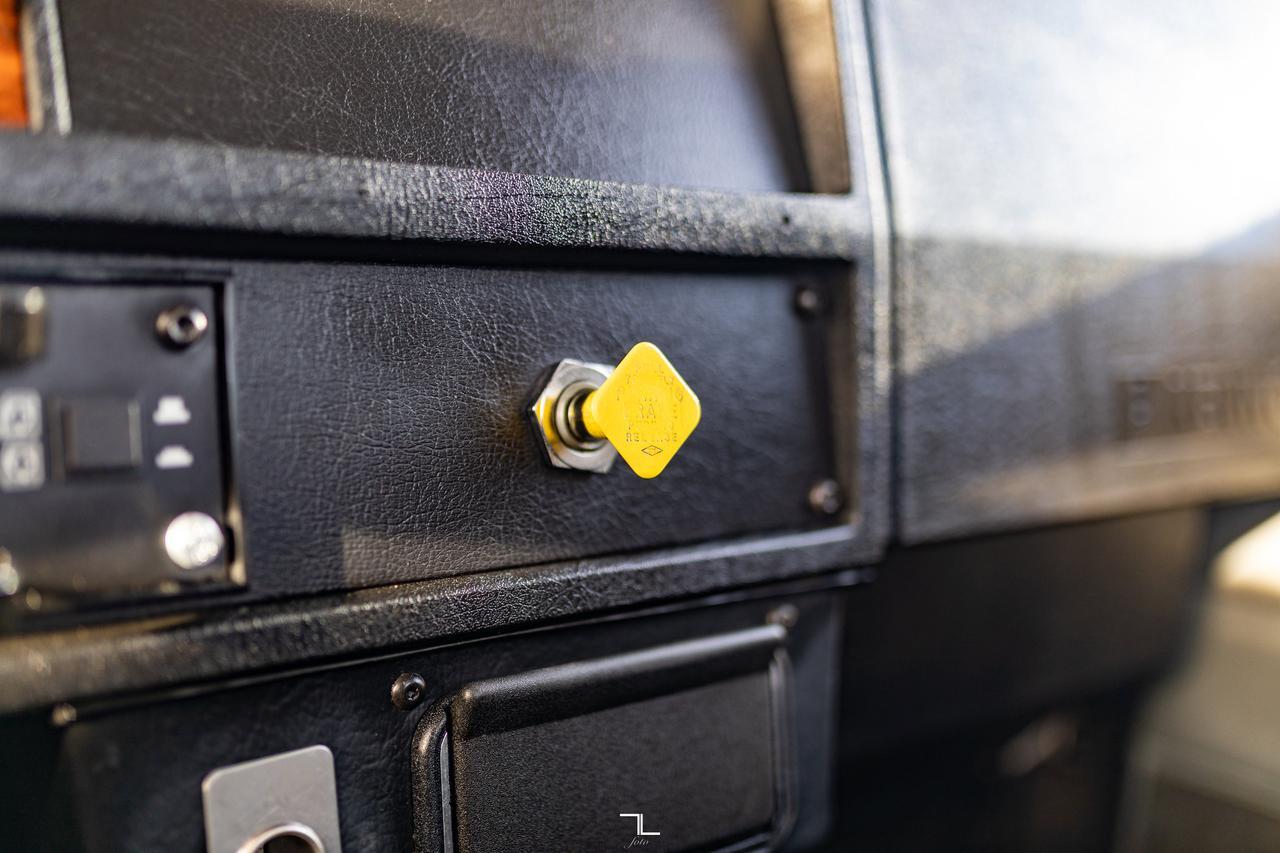 1999 Kenworth T-300 Daycab & Chassis Diesel Manual Red Deer AB