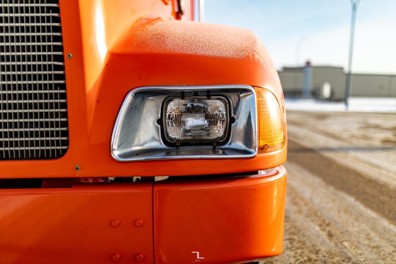 1999 Kenworth T-300 Daycab & Chassis Diesel Manual Red Deer AB