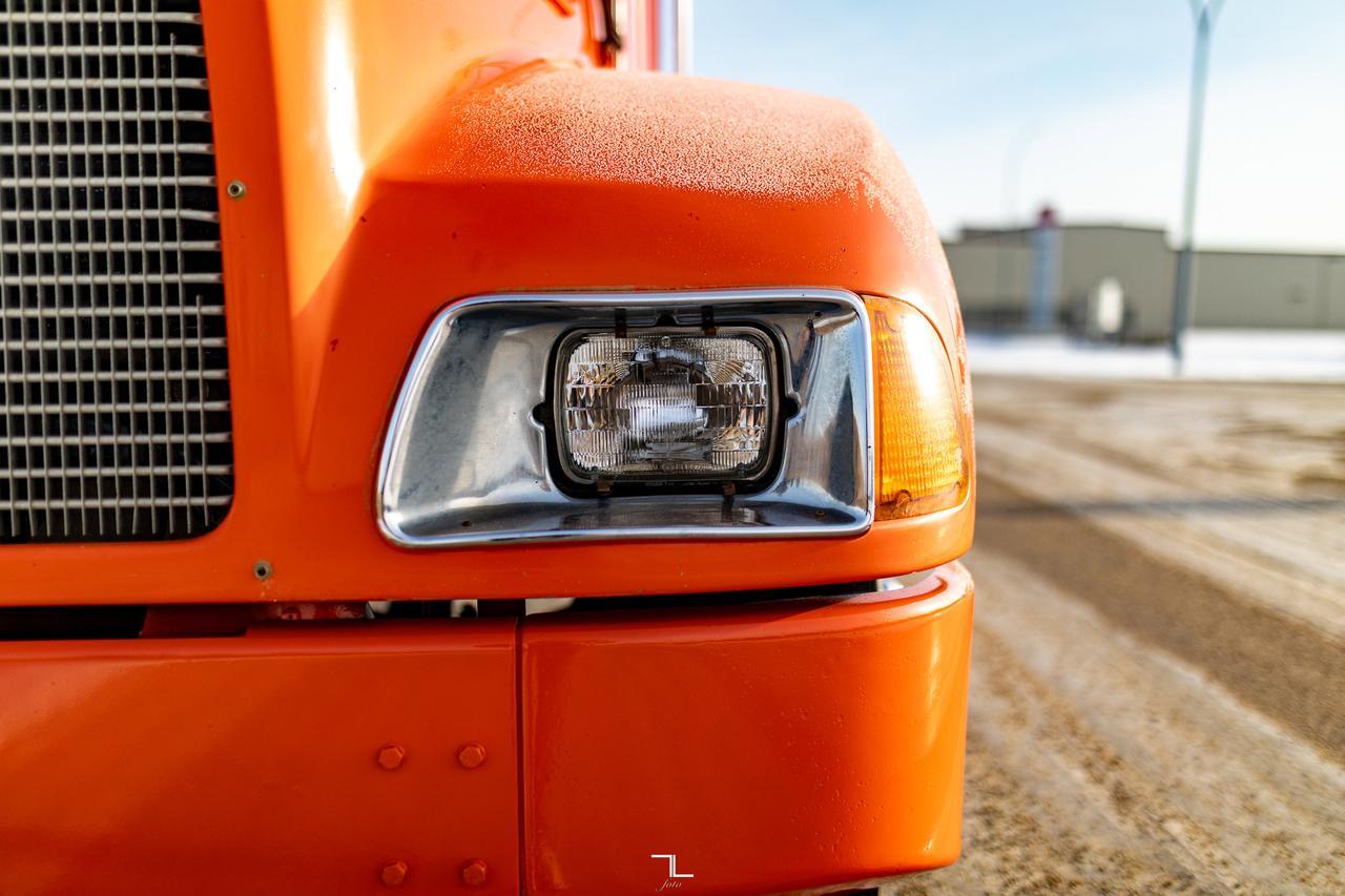 1999 Kenworth T-300 Daycab & Chassis Diesel Manual Red Deer AB