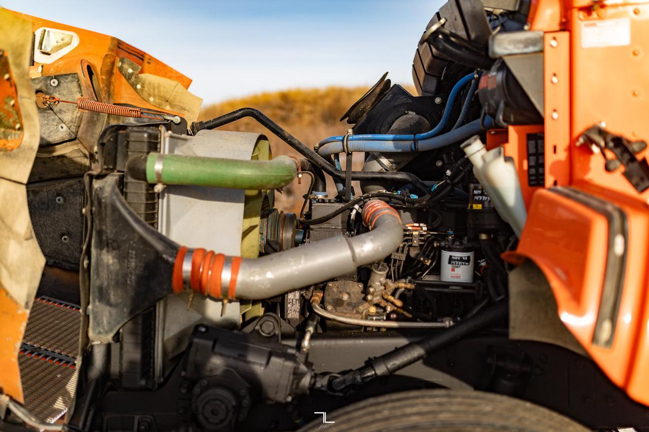 1999 Kenworth T-300 Daycab & Chassis Diesel Manual Red Deer AB