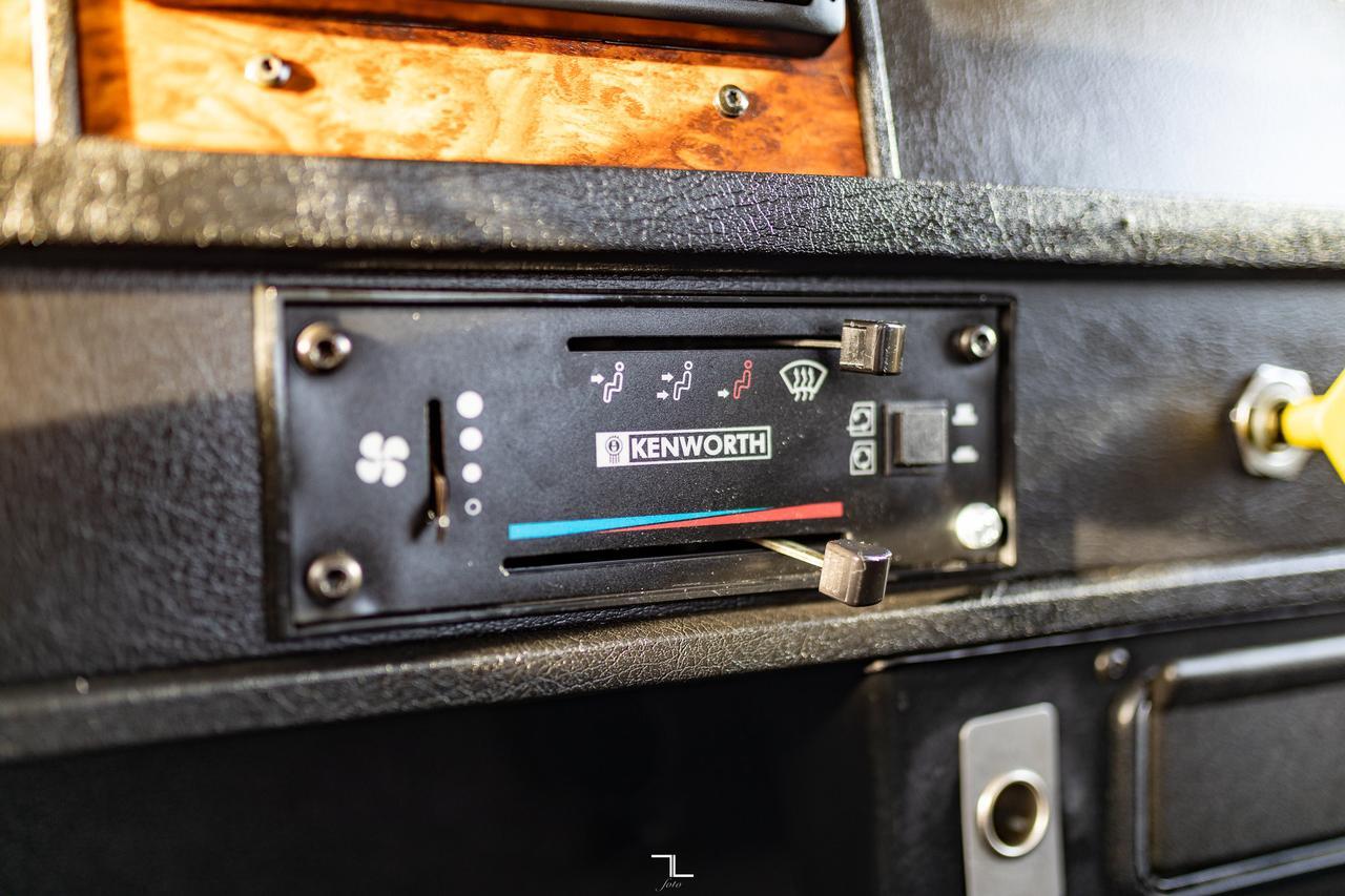 1999 Kenworth T-300 Daycab & Chassis Diesel Manual Red Deer AB