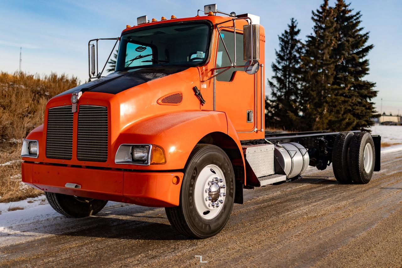 1999 Kenworth T-300 Daycab & Chassis Diesel Manual Red Deer AB