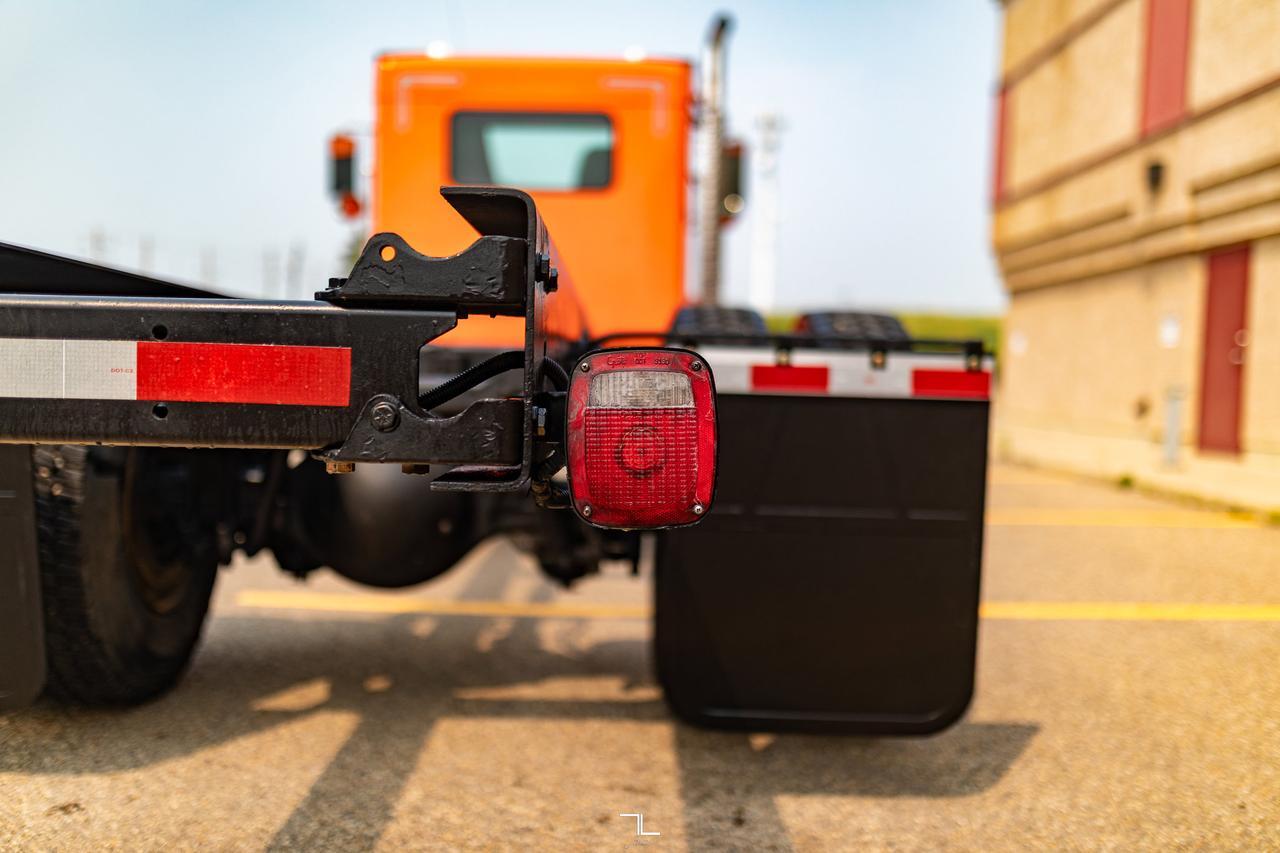 1999 Kenworth T300 Daycab & Chassis Diesel Red Deer AB