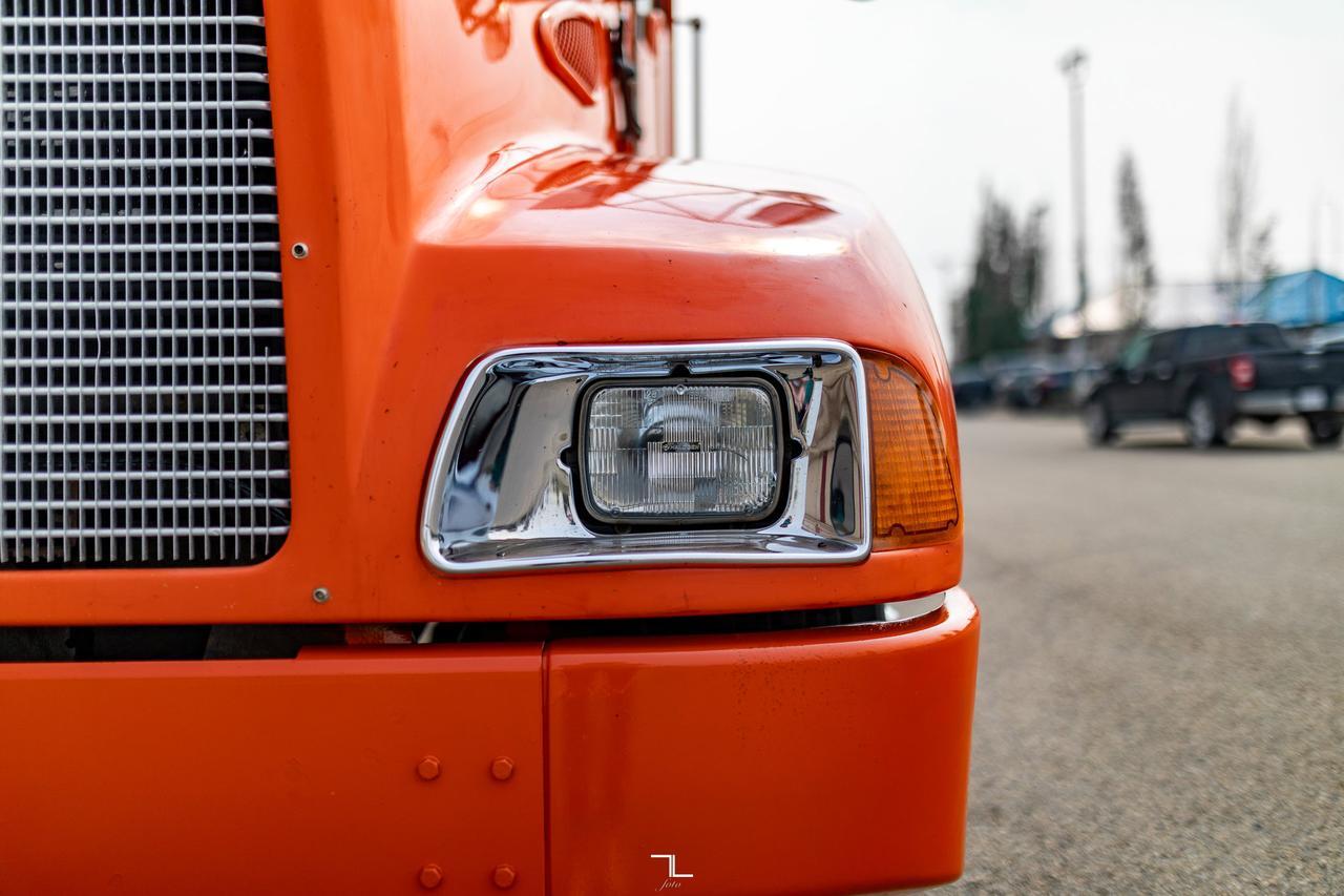 1999 Kenworth T300 Daycab & Chassis Diesel Red Deer AB