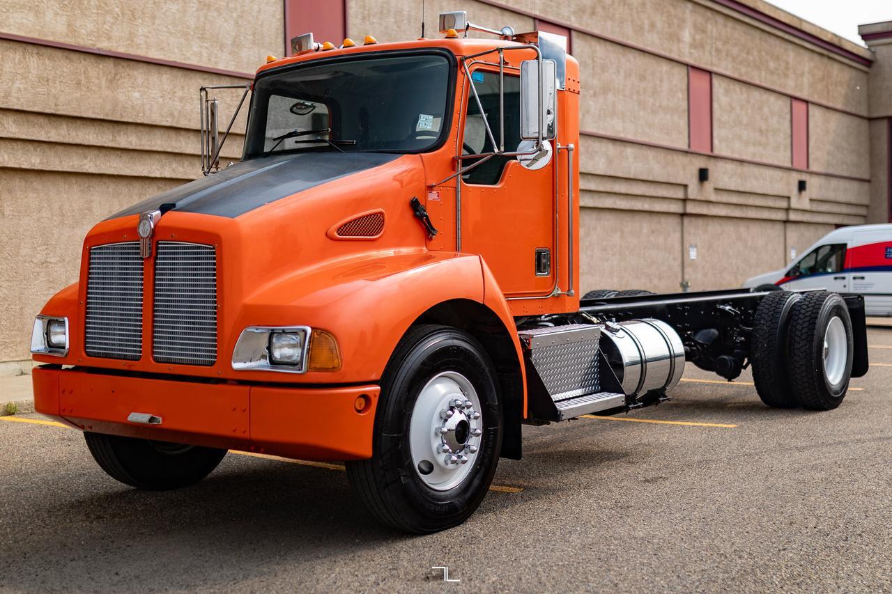 1999 Kenworth T300 Daycab & Chassis Diesel Red Deer AB