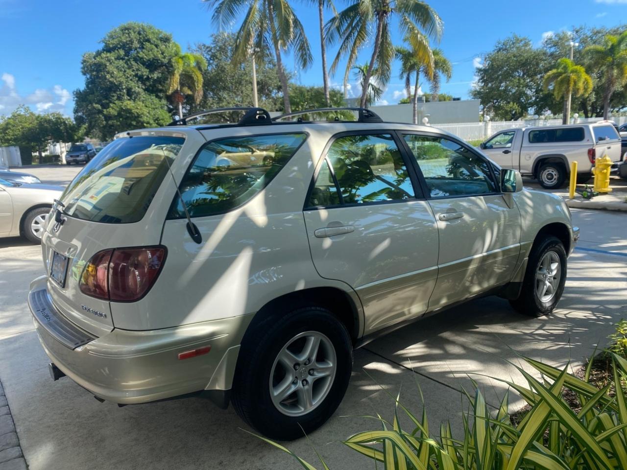 1999 Lexus RX 300 Luxury SUV LOW MILES 62,417 1 OWNER Pompano Beach FL