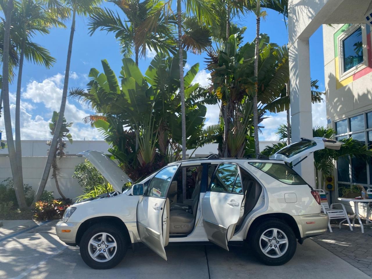 1999 Lexus RX 300 Luxury SUV LOW MILES 62,417 1 OWNER Pompano Beach FL