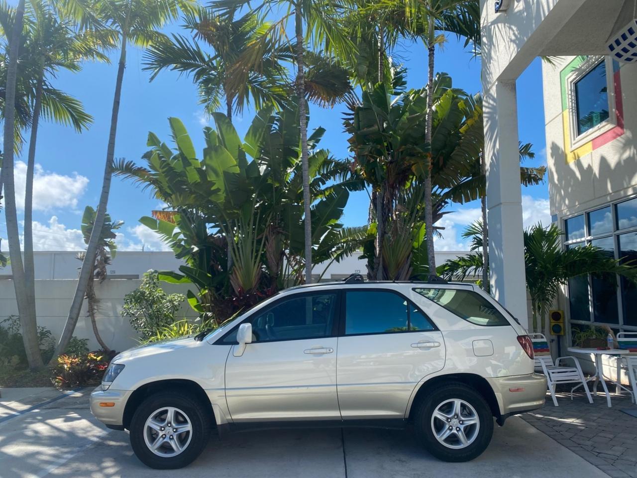 1999 Lexus RX 300 Luxury SUV LOW MILES 62,417 1 OWNER Pompano Beach FL