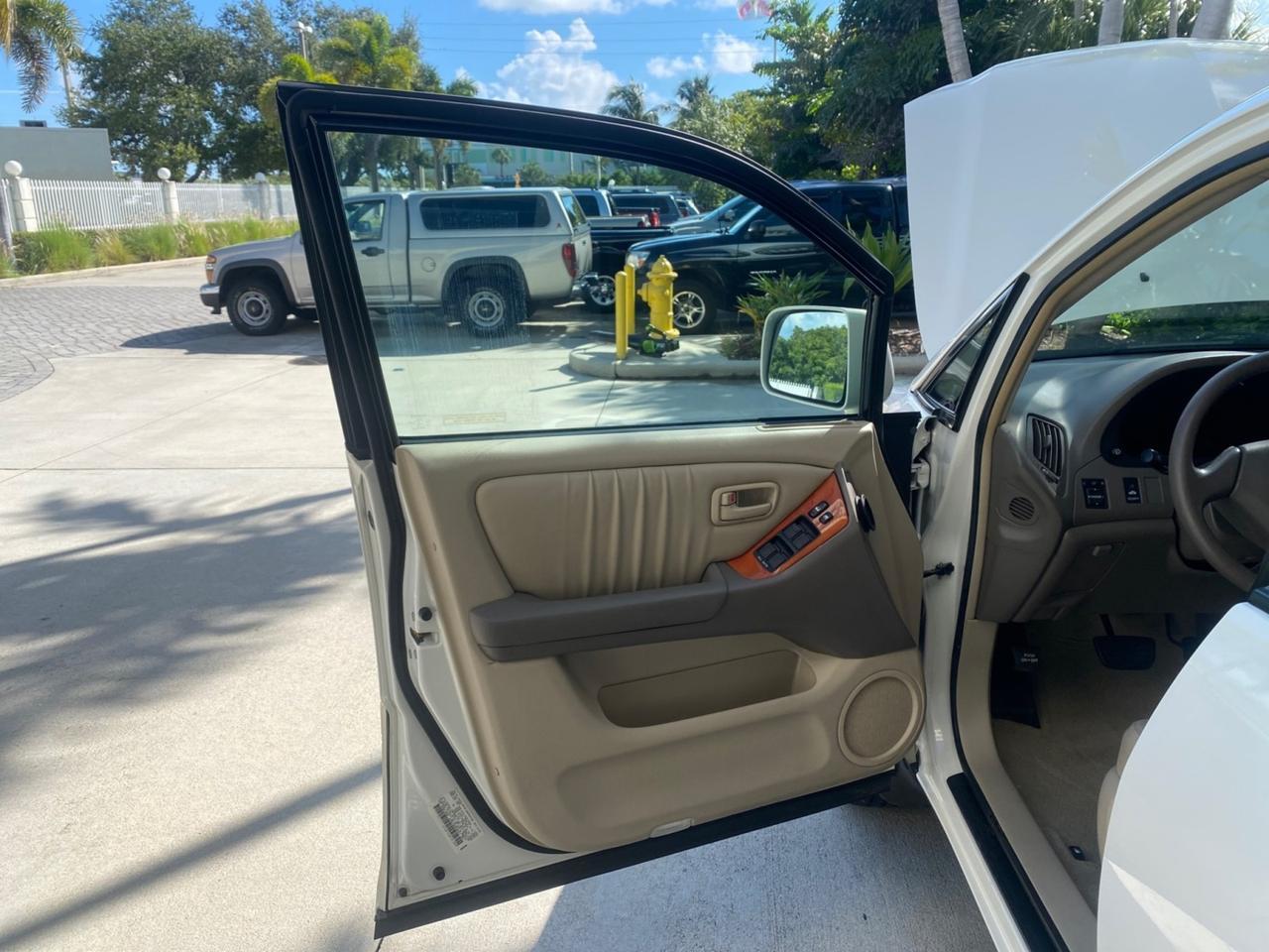 1999 Lexus RX 300 Luxury SUV LOW MILES 62,417 1 OWNER Pompano Beach FL