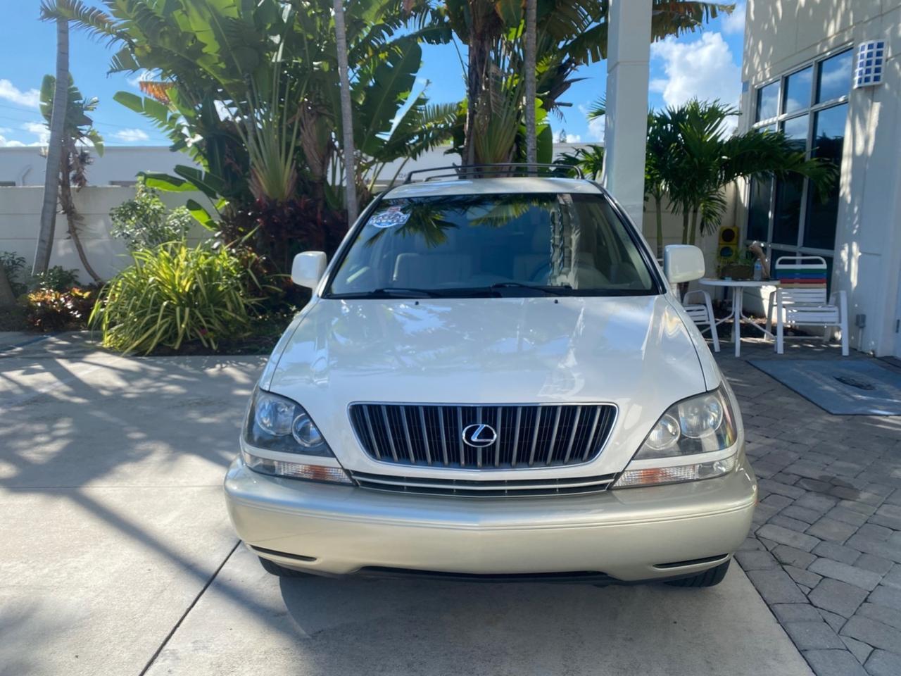 1999 Lexus RX 300 Luxury SUV LOW MILES 62,417 1 OWNER