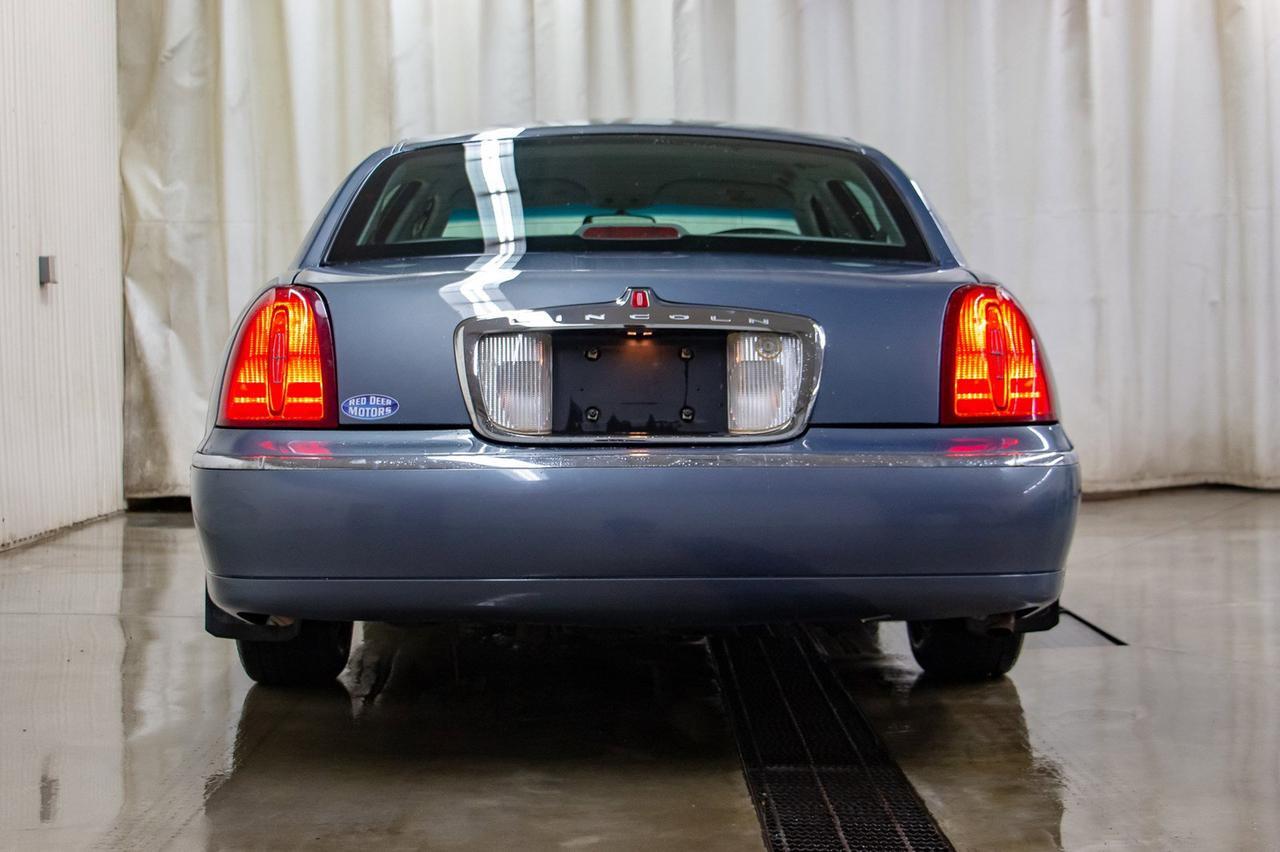 1999 Lincoln Town Car Signature Leather Heated Seats Red Deer AB