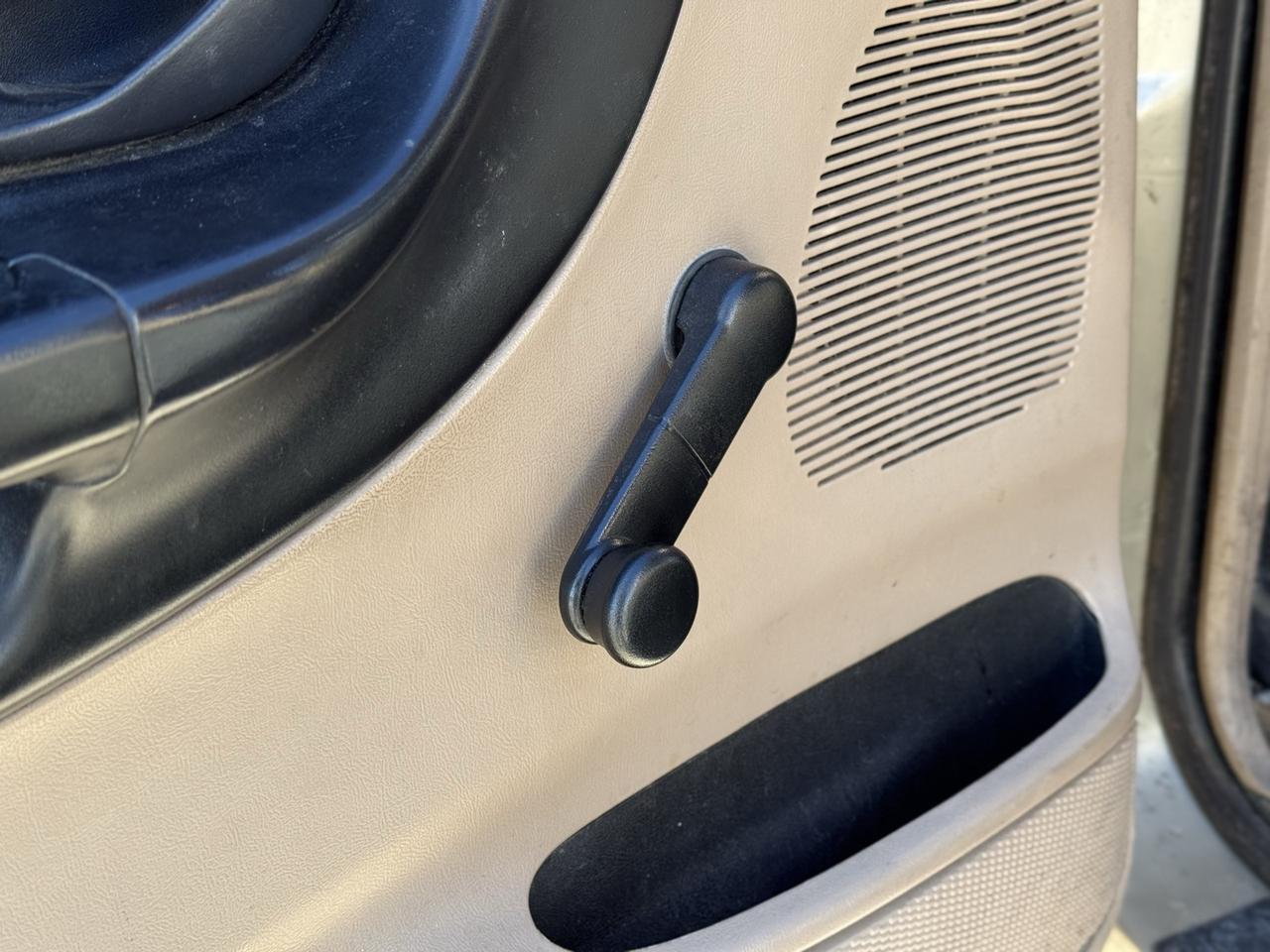 1999 MAZDA B2500 TL Crestwood KY