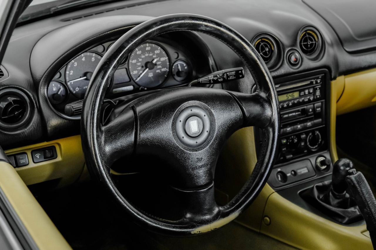 1999 Mazda MX-5 Miata LEATHER SEATS BOSE SOUND CRUISE CONTROL POWER EQUIPMENT LEATHER STEERING WHEEL Carrollton TX
