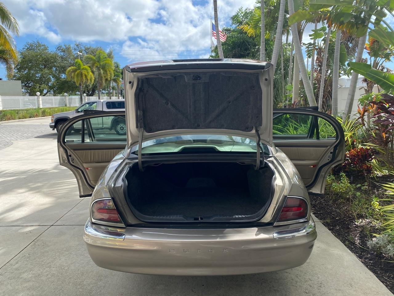 2000 Buick Park Avenue Ultra LOW MILES 72,419 Pompano Beach FL