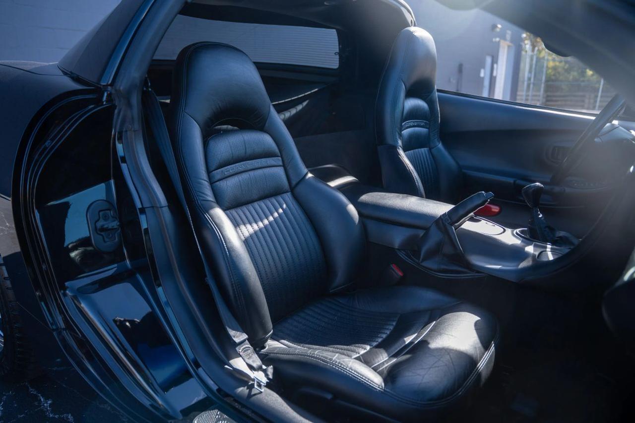 2000 Chevrolet Corvette Coupe 2D St. Louis MO