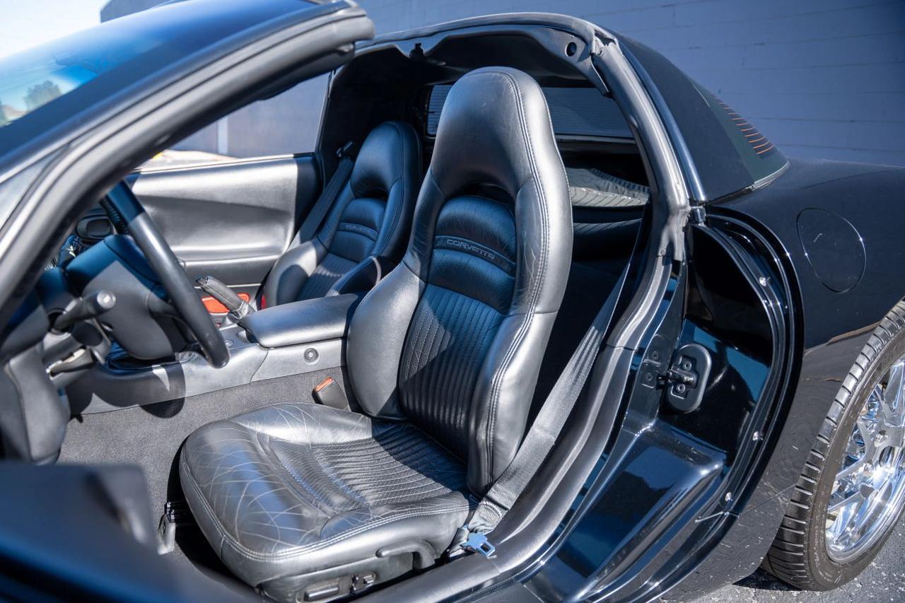 2000 Chevrolet Corvette Coupe 2D St. Louis MO