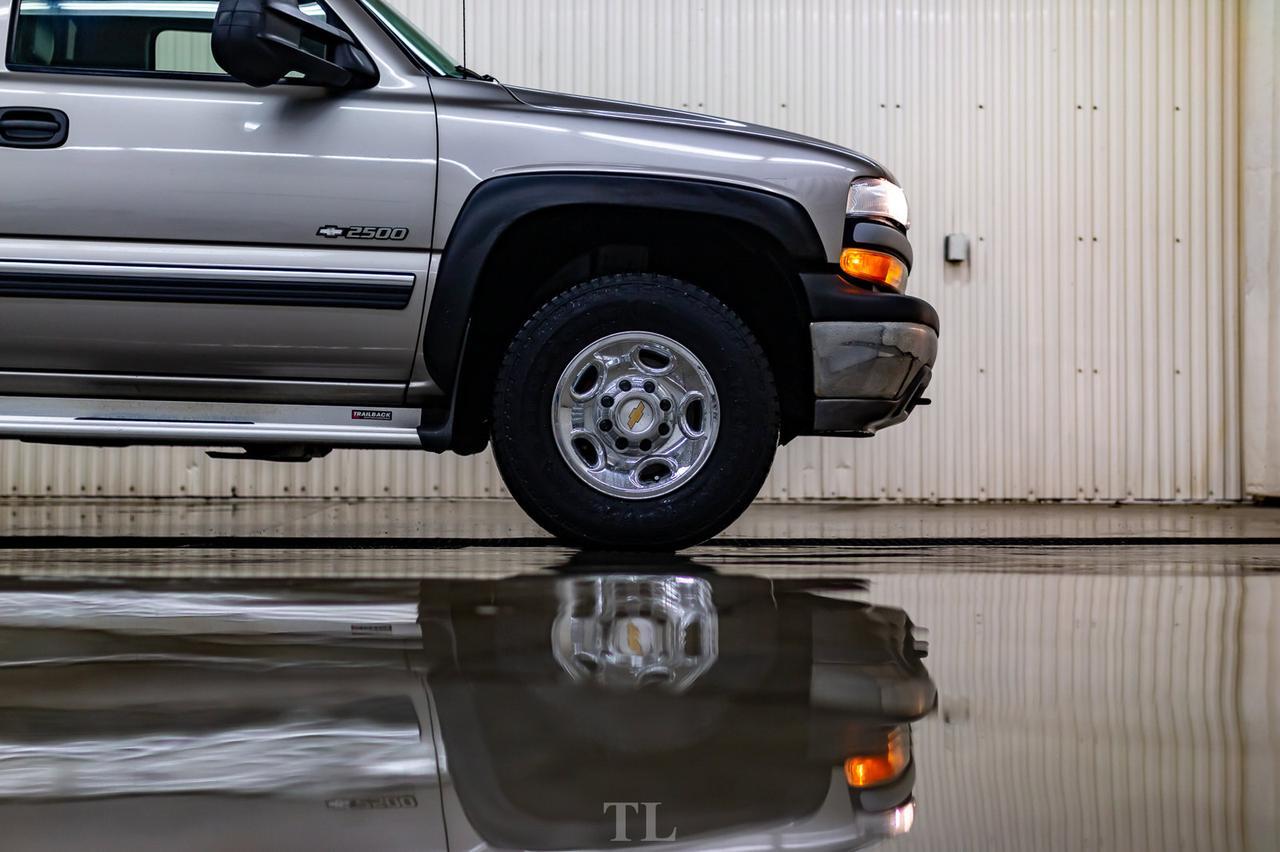 2000 Chevrolet Silverado 2500 4x4 Reg Cab LT Longbox Topper Red Deer AB