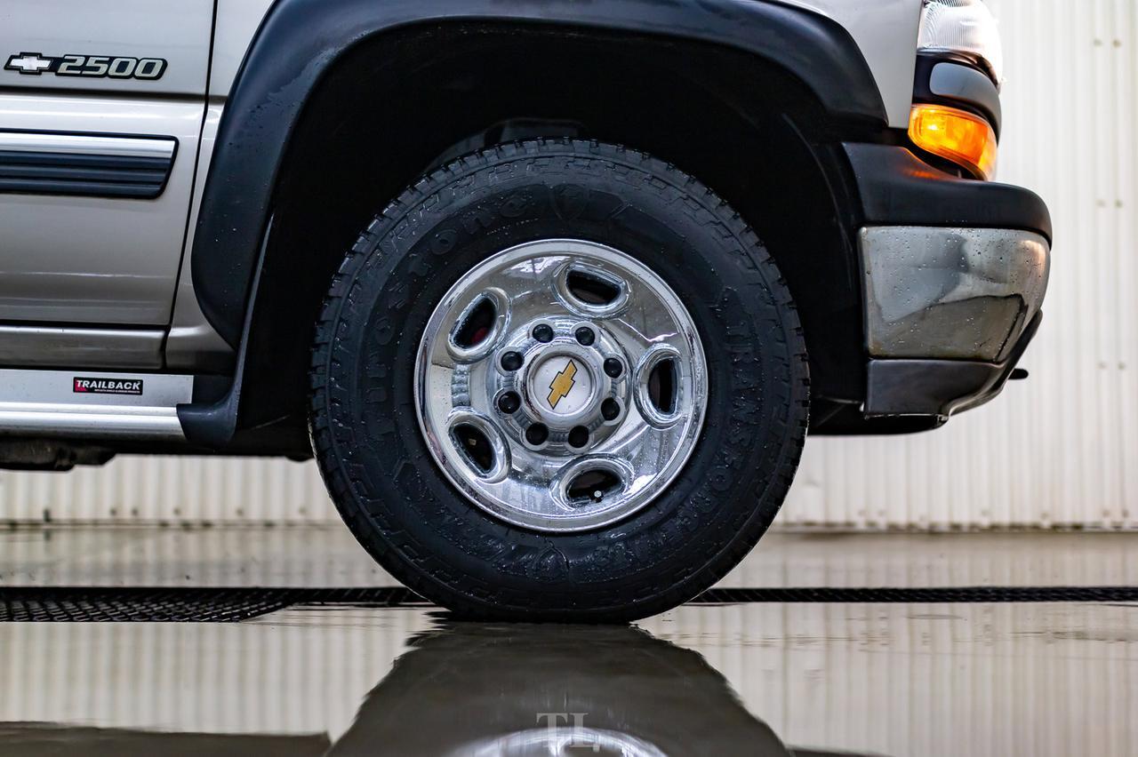 2000 Chevrolet Silverado 2500 4x4 Reg Cab LT Longbox Topper Red Deer AB