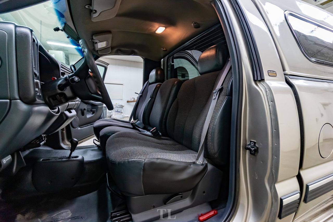 2000 Chevrolet Silverado 2500 4x4 Reg Cab LT Longbox Topper Red Deer AB