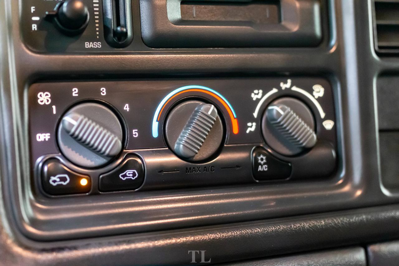 2000 Chevrolet Silverado 2500 4x4 Reg Cab LT Longbox Topper Red Deer AB