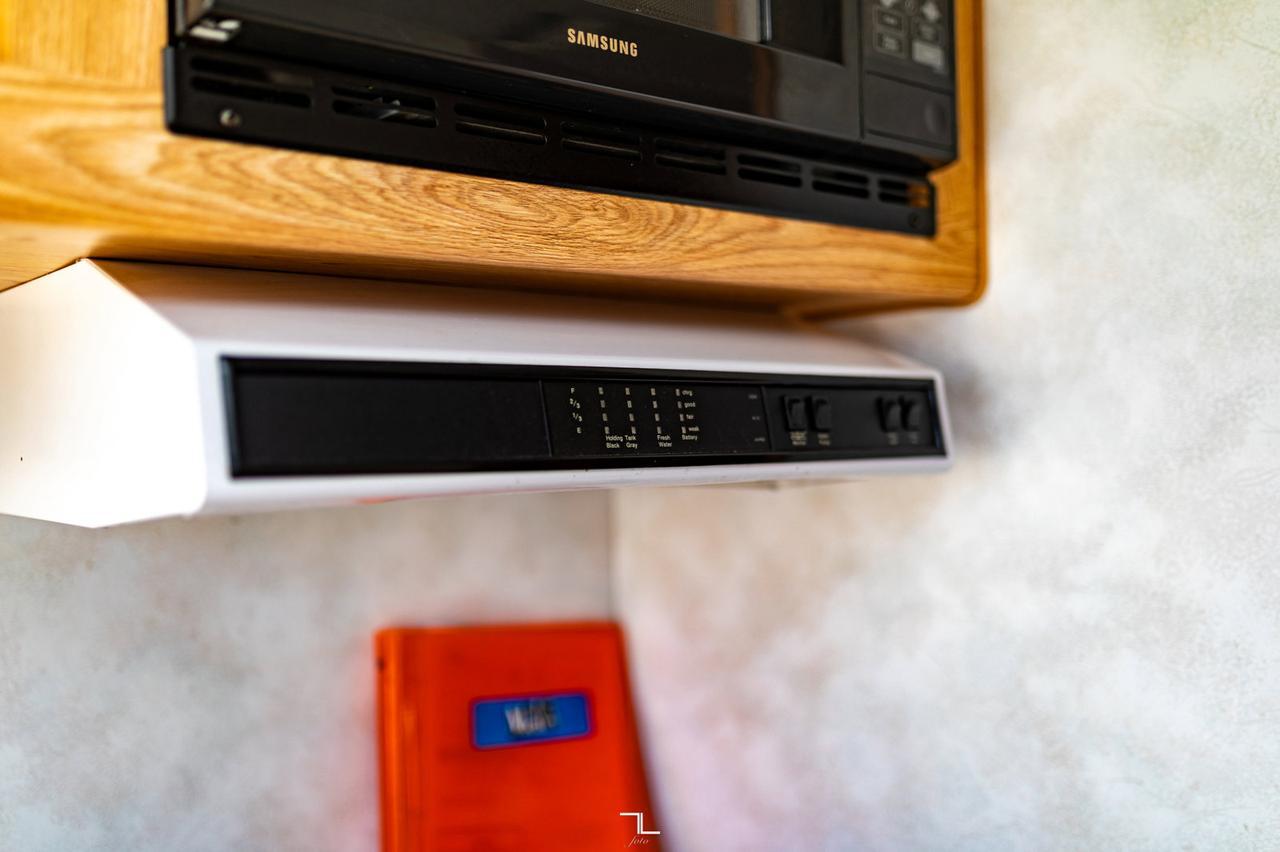 2000 Citation 4 Seasons Truck Camper Red Deer AB