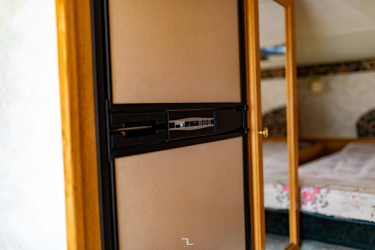 2000 Citation 4 Seasons Truck Camper Red Deer AB