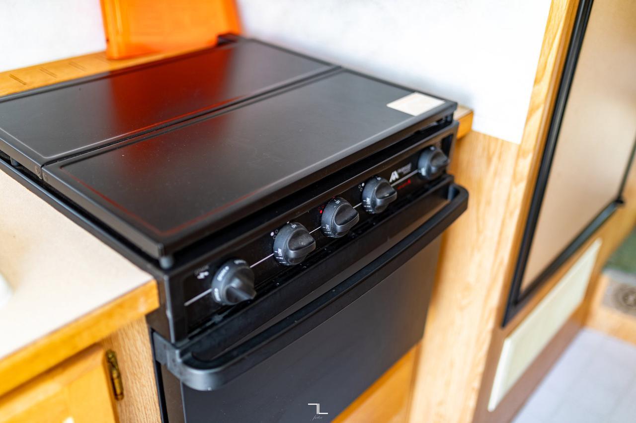 2000 Citation 4 Seasons Truck Camper Red Deer AB