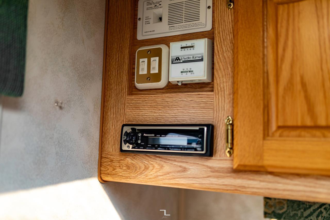 2000 Citation 4 Seasons Truck Camper Red Deer AB