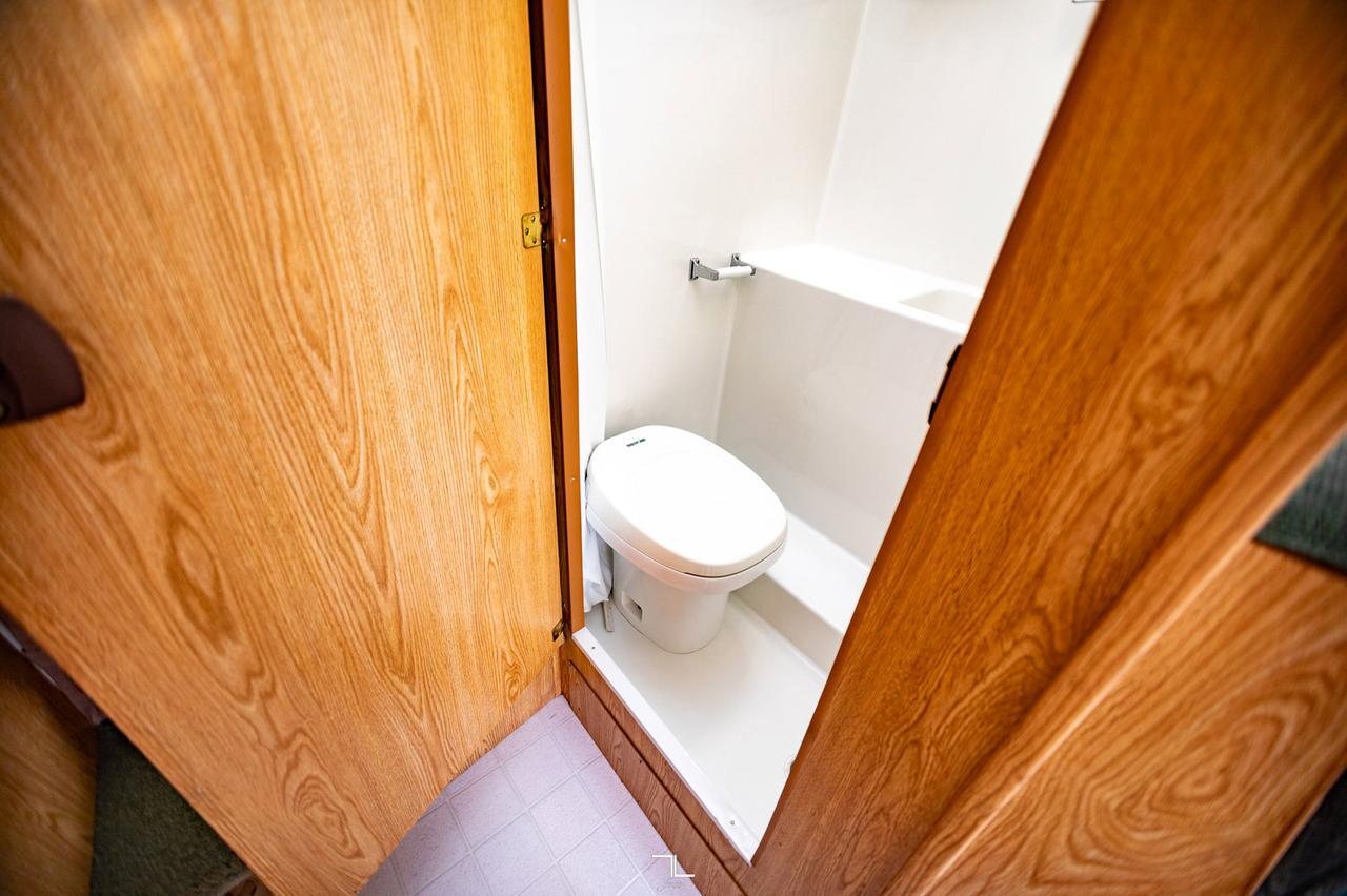 2000 Citation 4 Seasons Truck Camper Red Deer AB