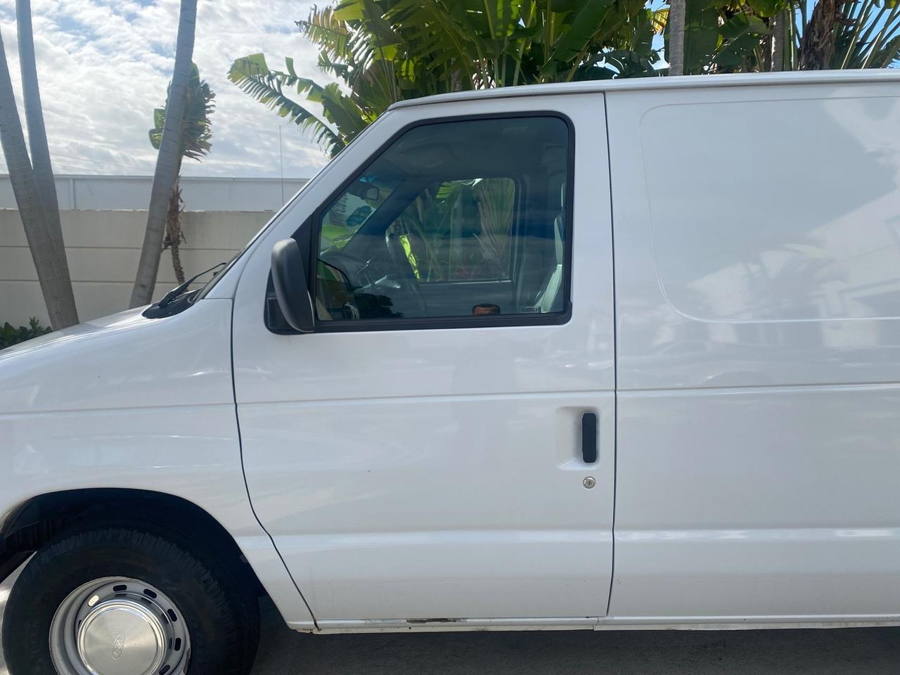 2000 Ford Econoline Cargo Van LOW MILES 68,046 Pompano Beach FL