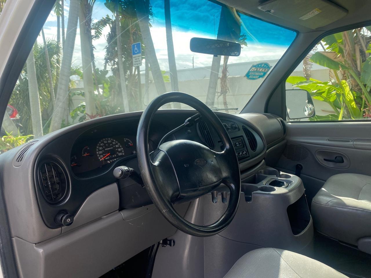 2000 Ford Econoline Cargo Van LOW MILES 68,046 Pompano Beach FL